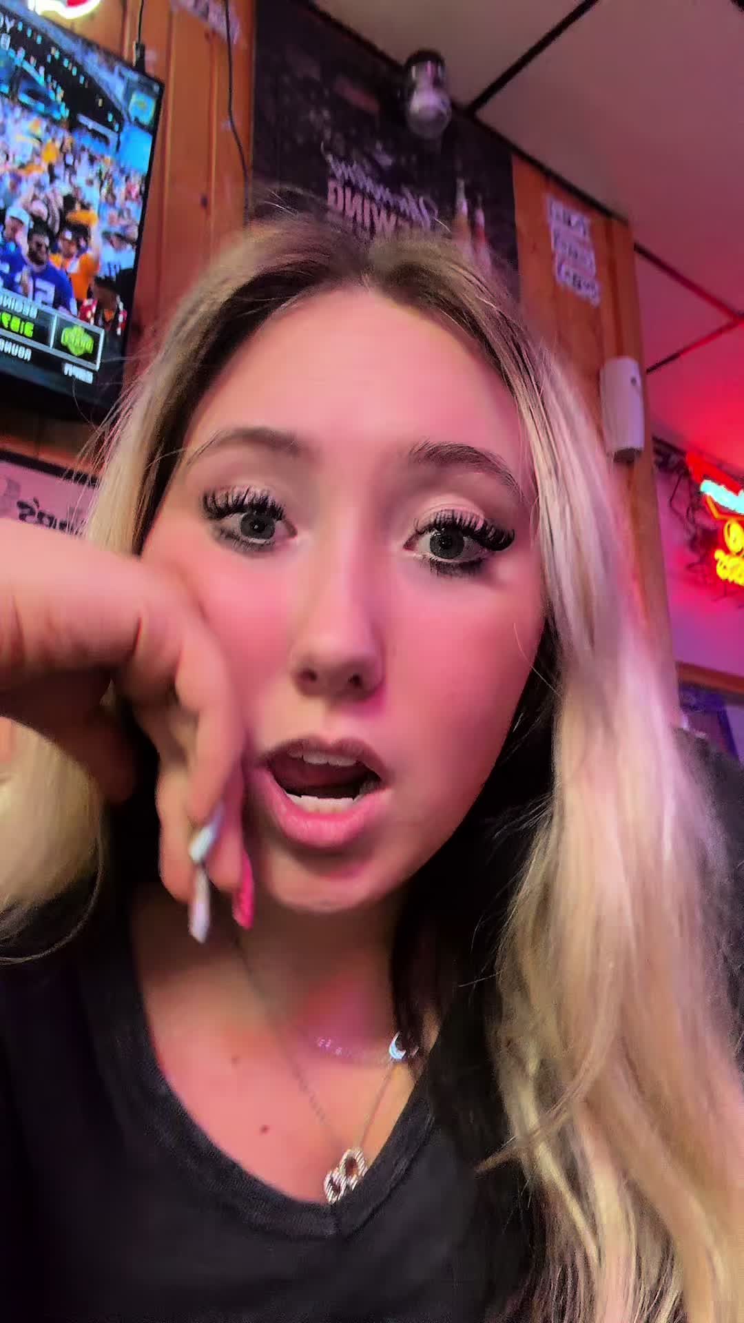 @olivia.