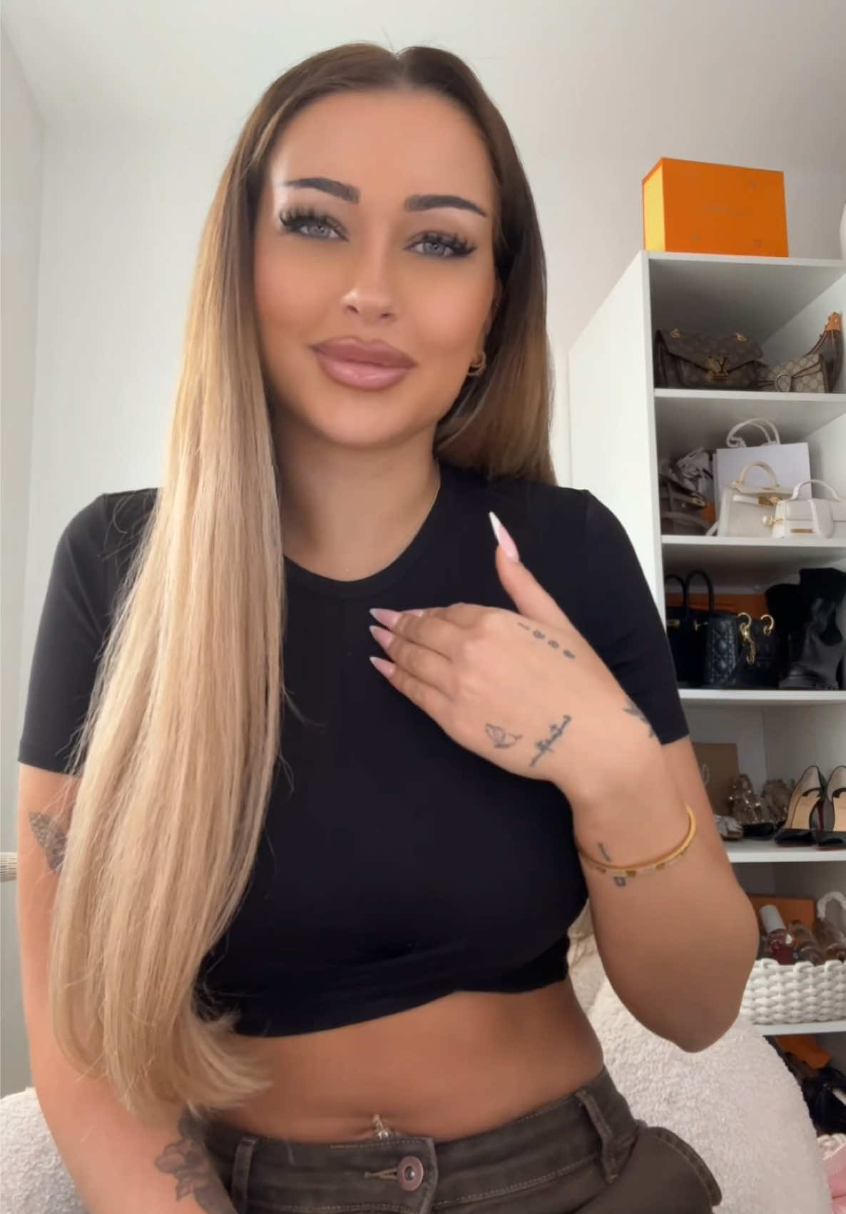 @laura moradi