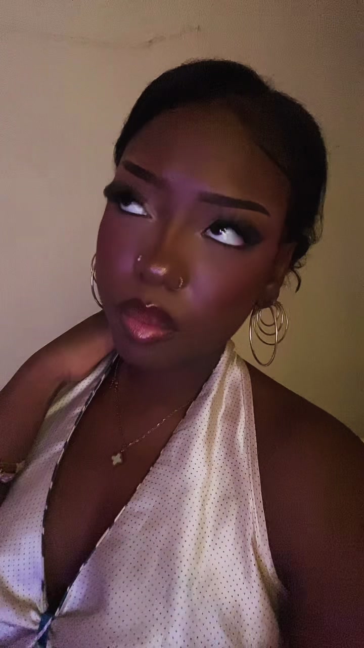 @q🍫