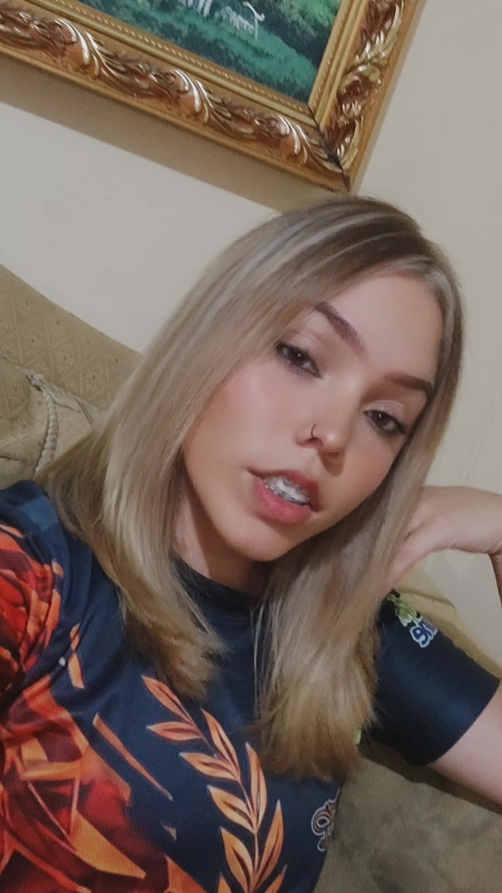 @NAHOMI ROJAS🌻✨