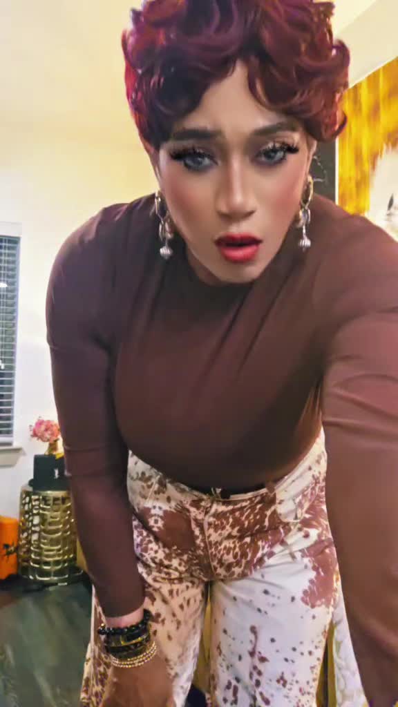 @Demi