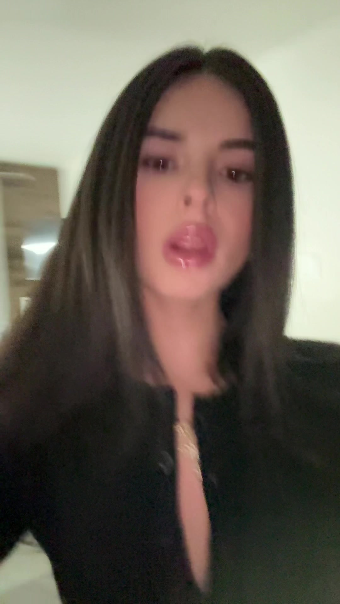 @Ava