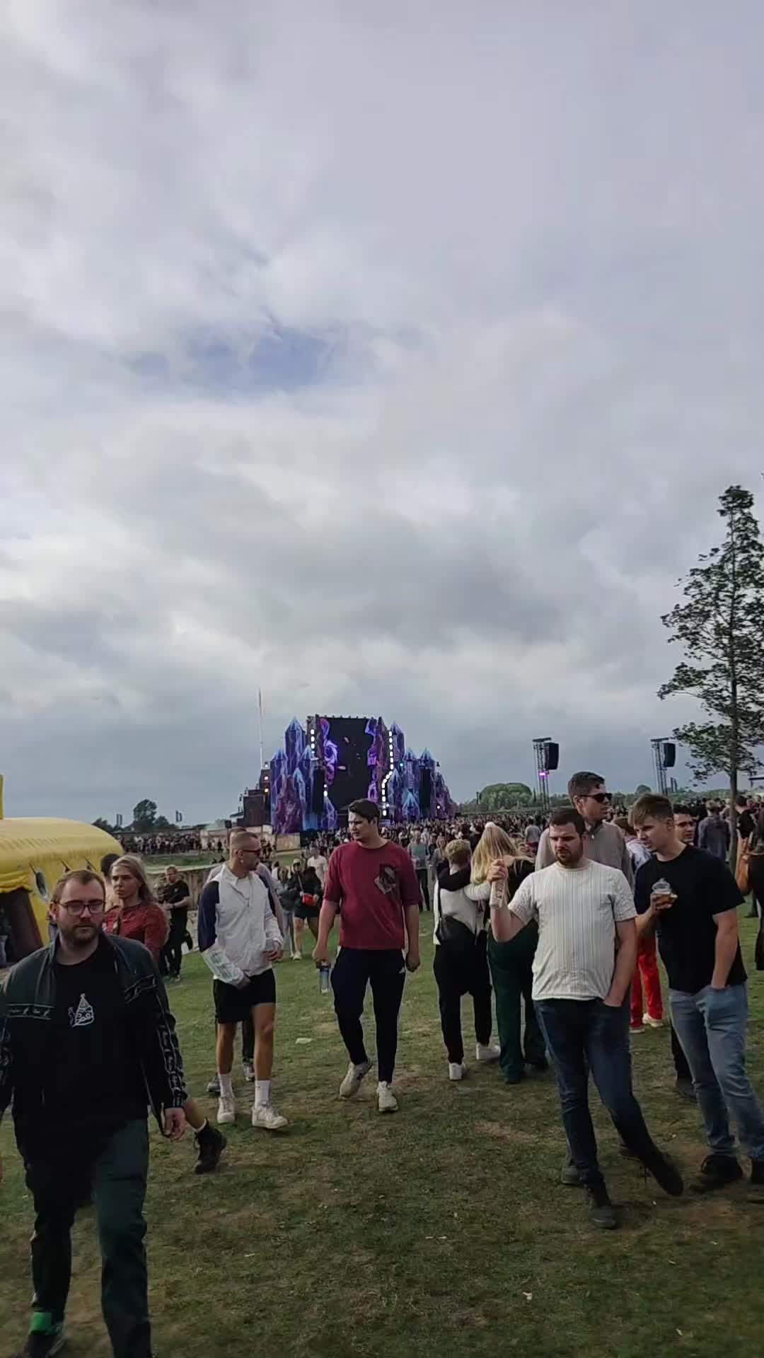 @Chris28🇧🇪💣Team Explosears💣