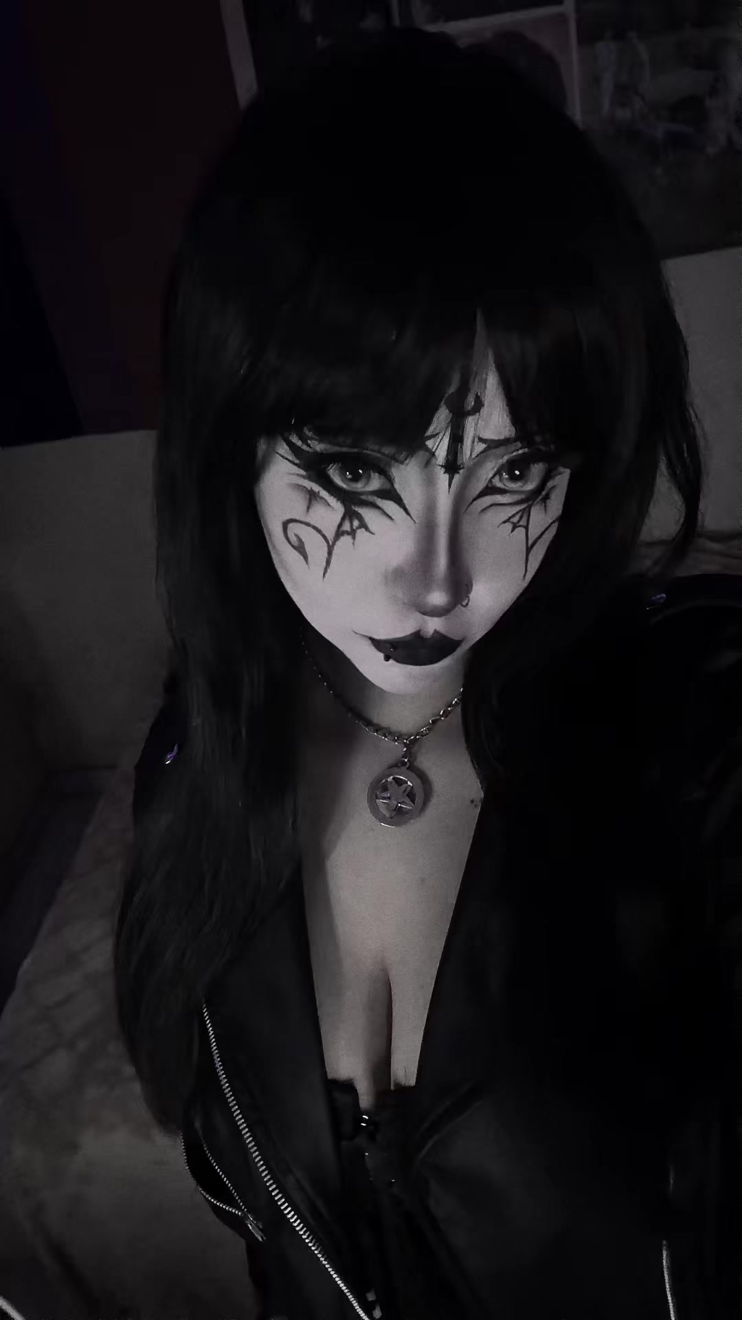 @𝒁𝒐𝒘𝒊𝒆