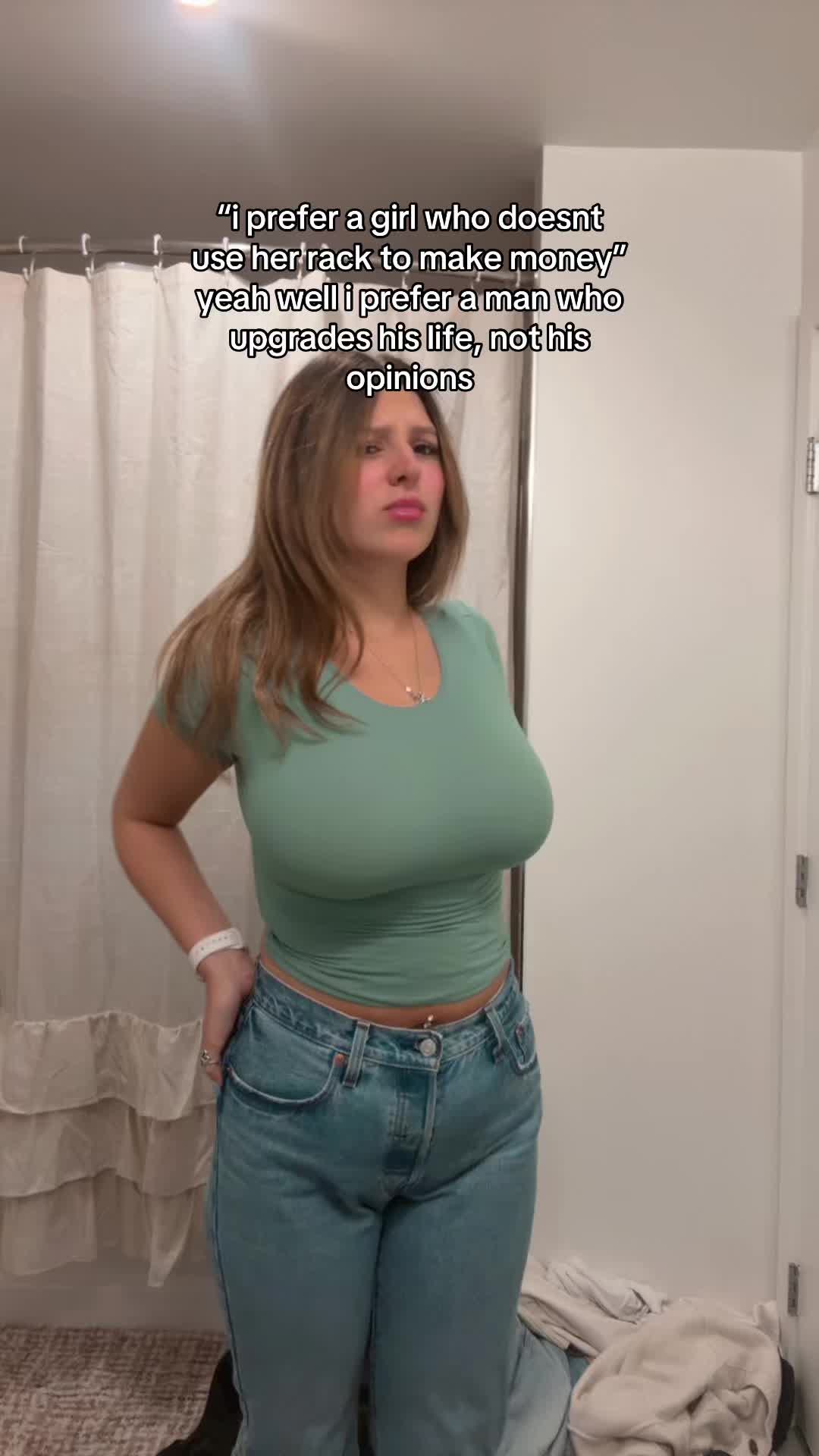 @missapplesaucy