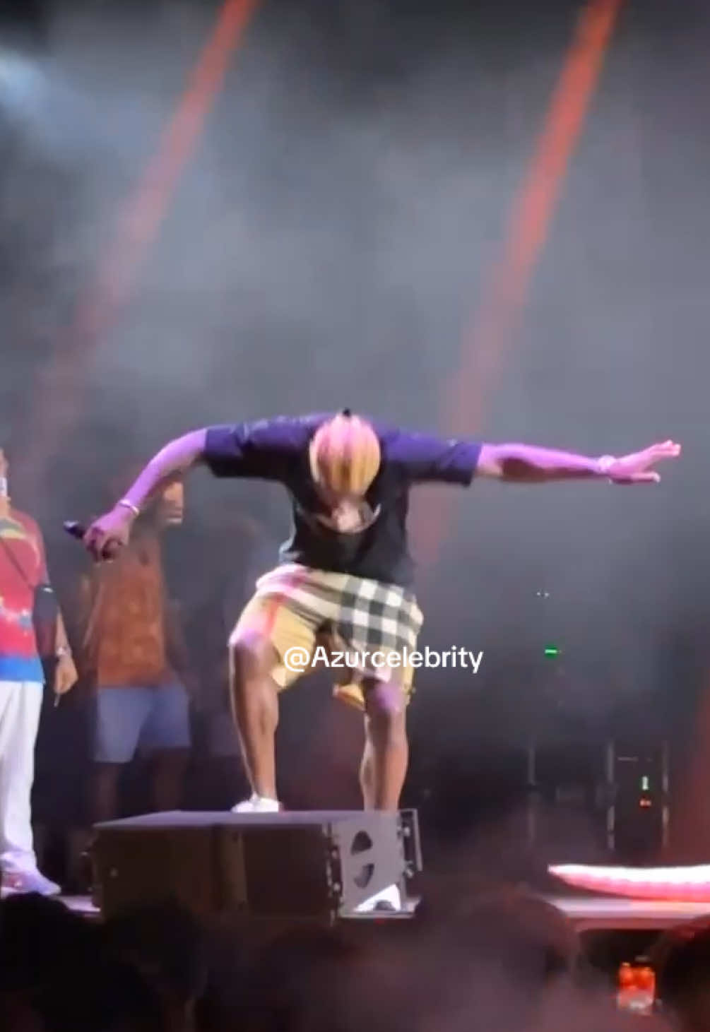 @azurcelebrity