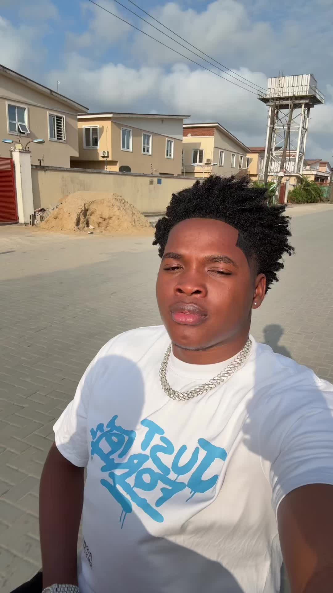 @Ejay 🧨