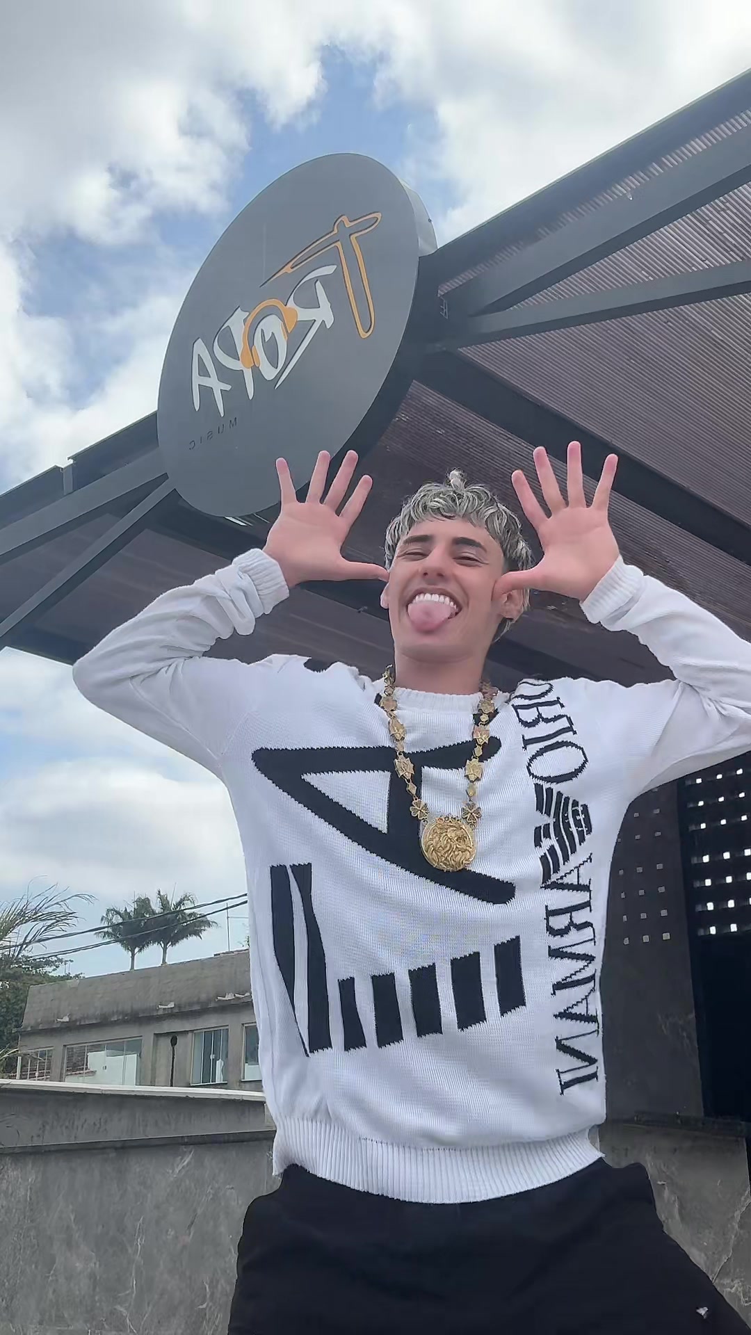 @𝐊𝐚𝐳𝐢𝐧🤴🏻