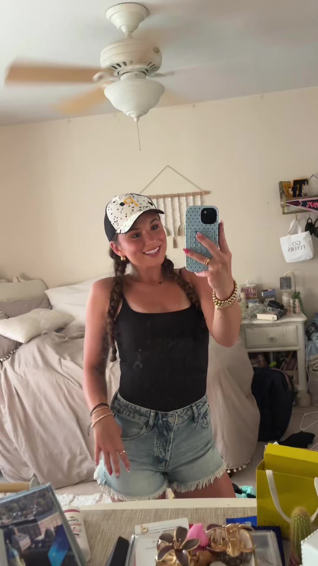 @_nicolenoelle