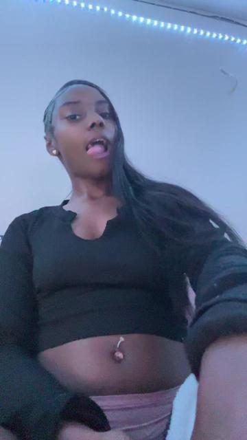 @darkskinhottieeeeeeeeeee