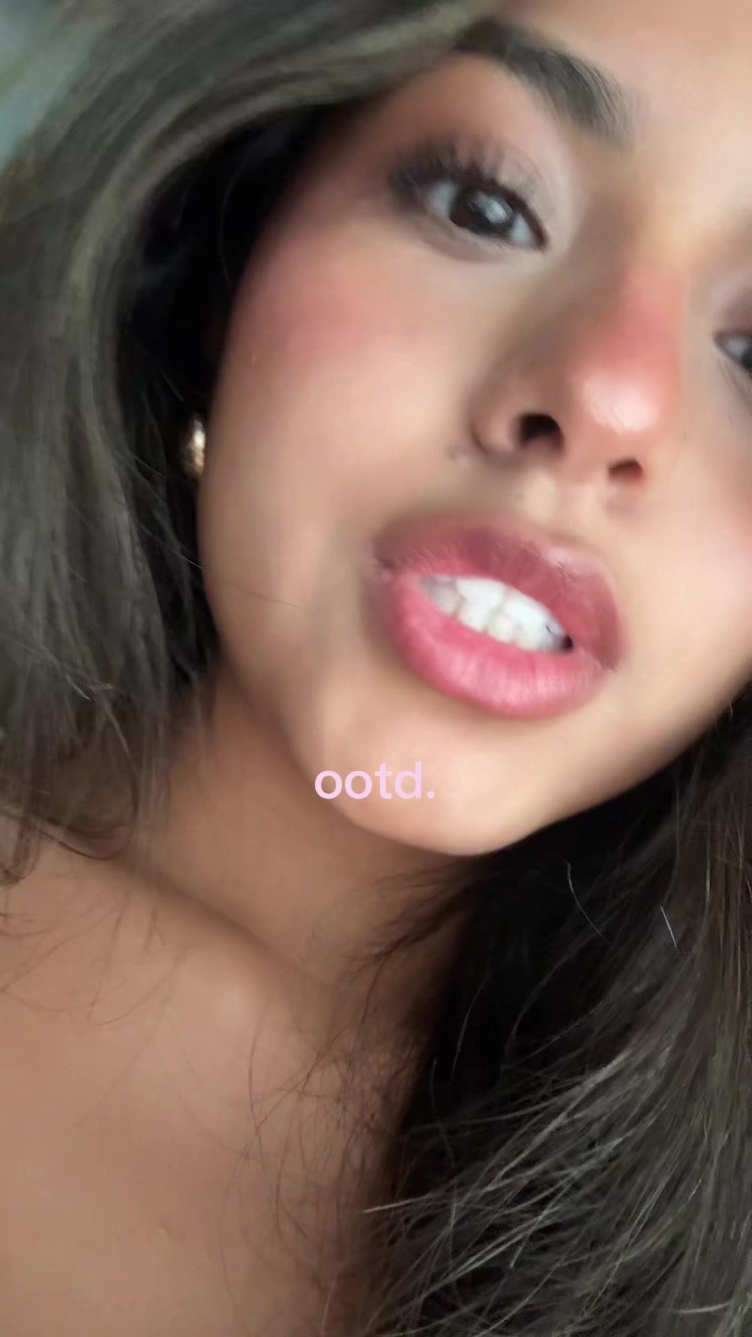 @LT