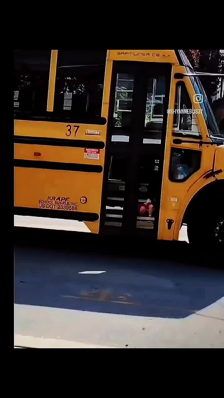 @Shy bus#37 Love you Ms. kellie