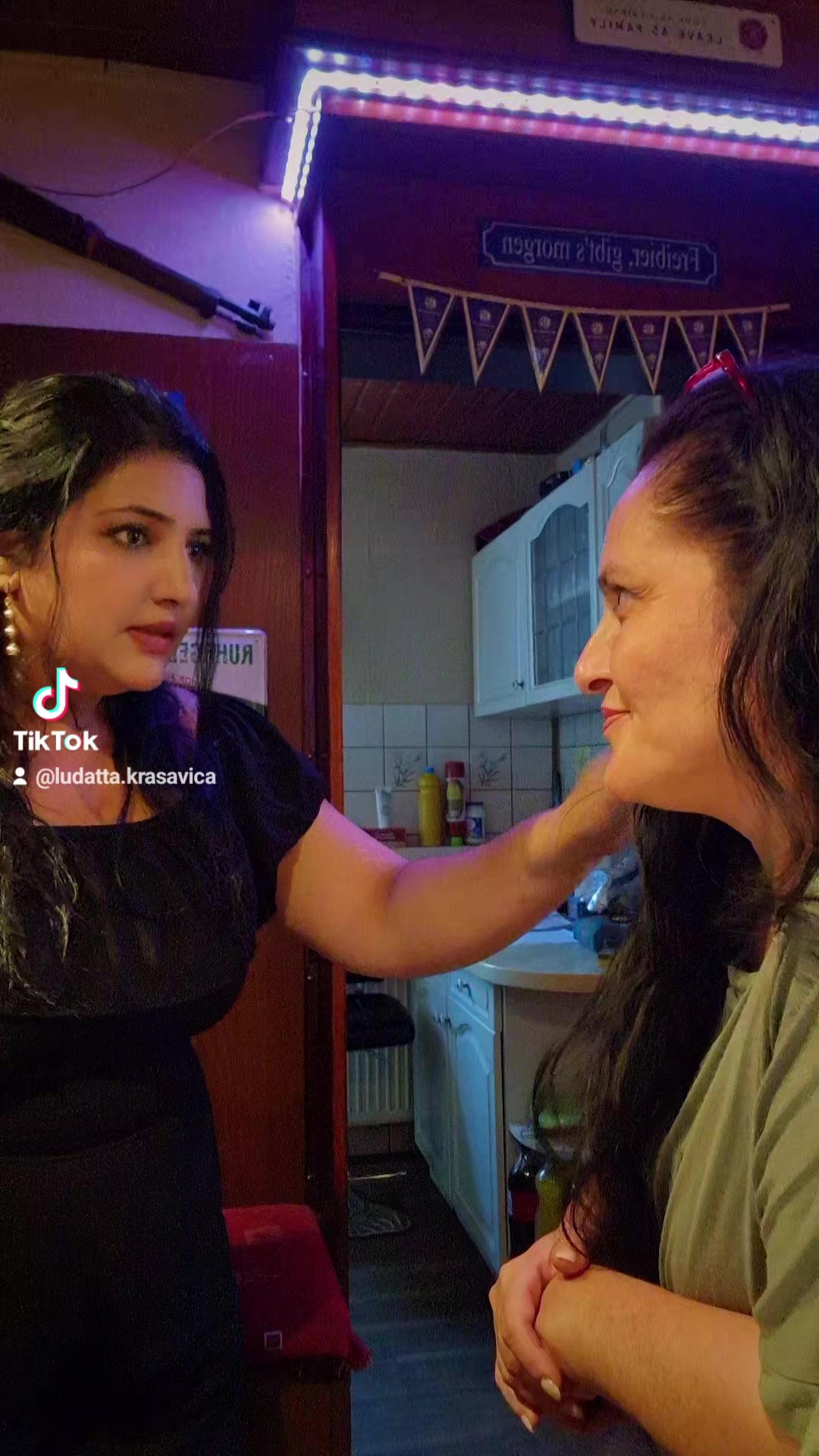 @❤️Kara g&ouml;zl&uuml;m 🥰 03 08 2024