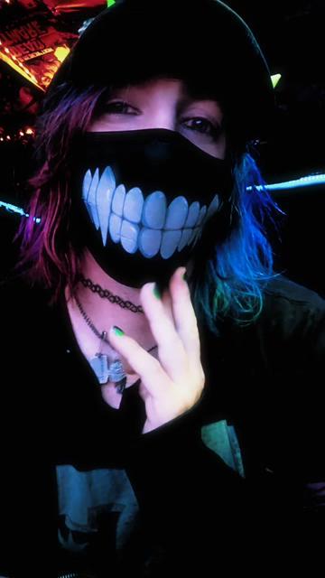 @☆ E҉C҉H҉O҉ ⛧ 🇨🇦
