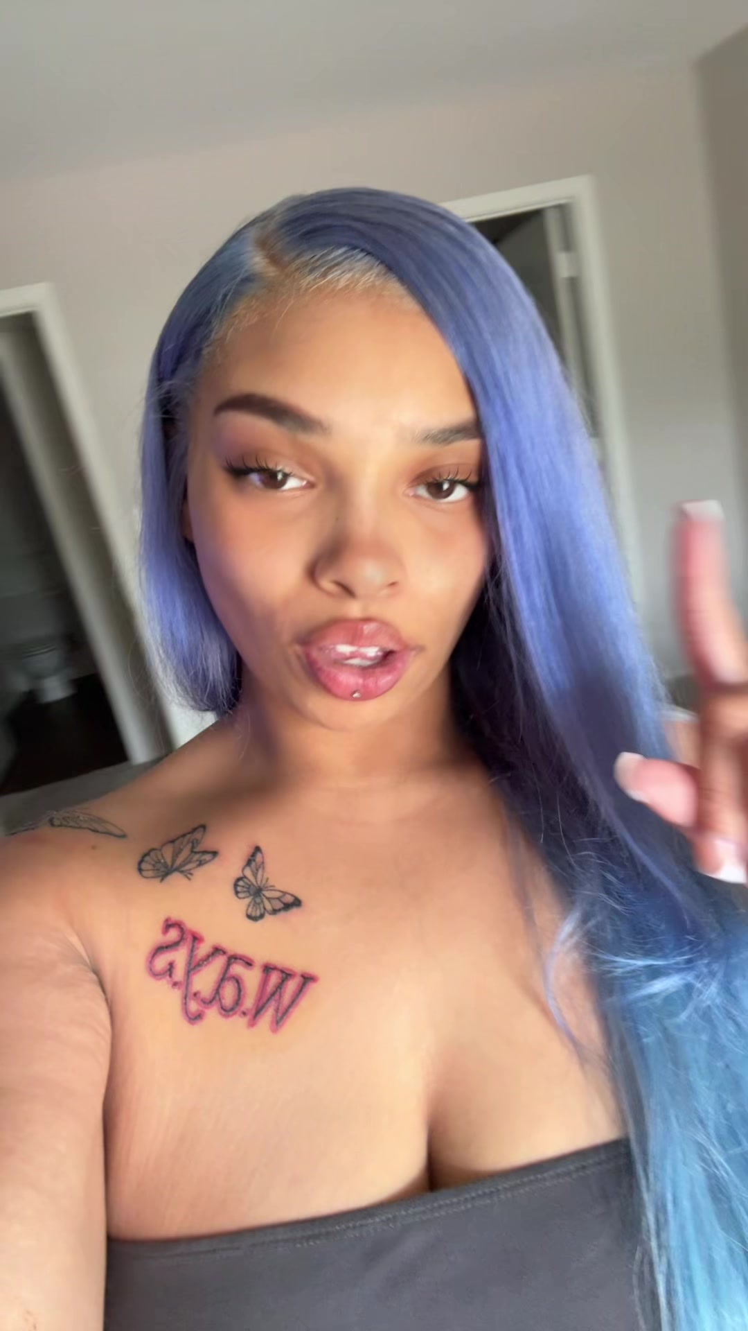 @yonii_lashay