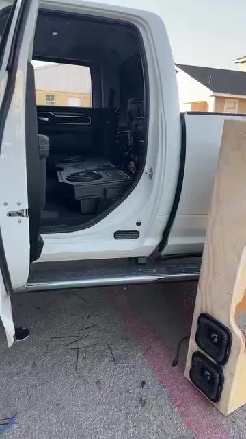 @OBS PARTS TRUCKS LAB.
