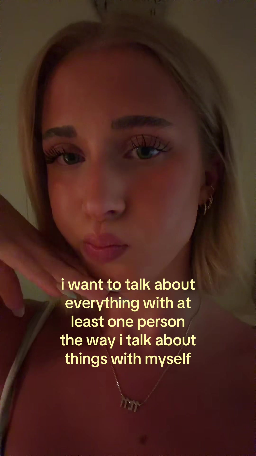 @theelliebarker