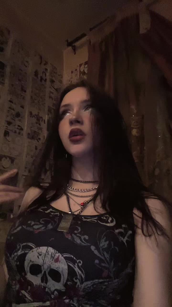 @𝐌𝐚𝐫𝐨:☆
