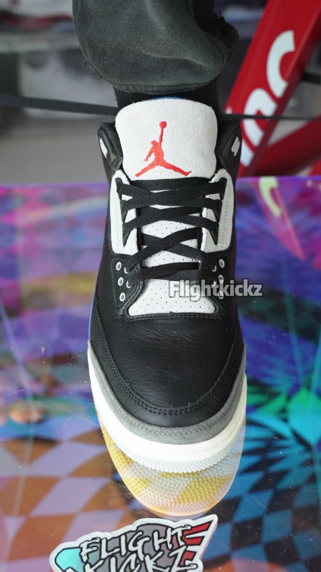 @Lacedsneaker