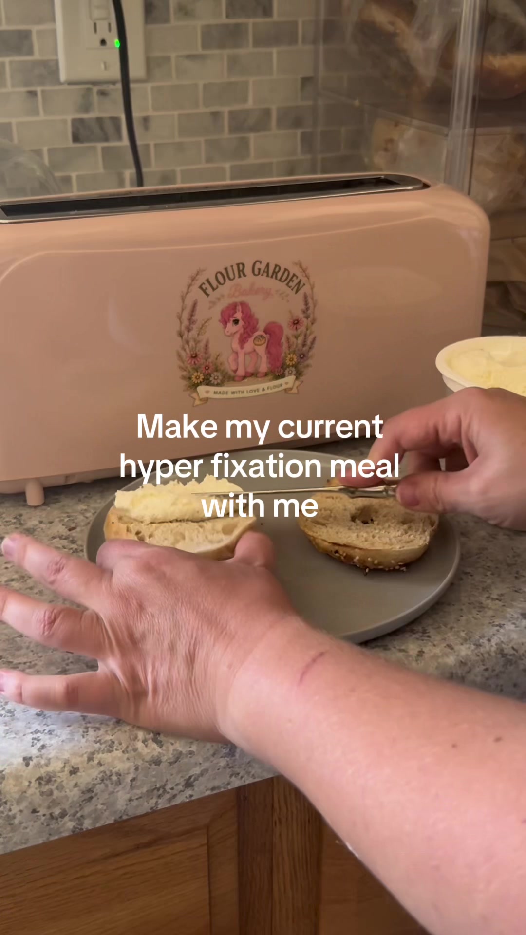@Hali Holt 🥨