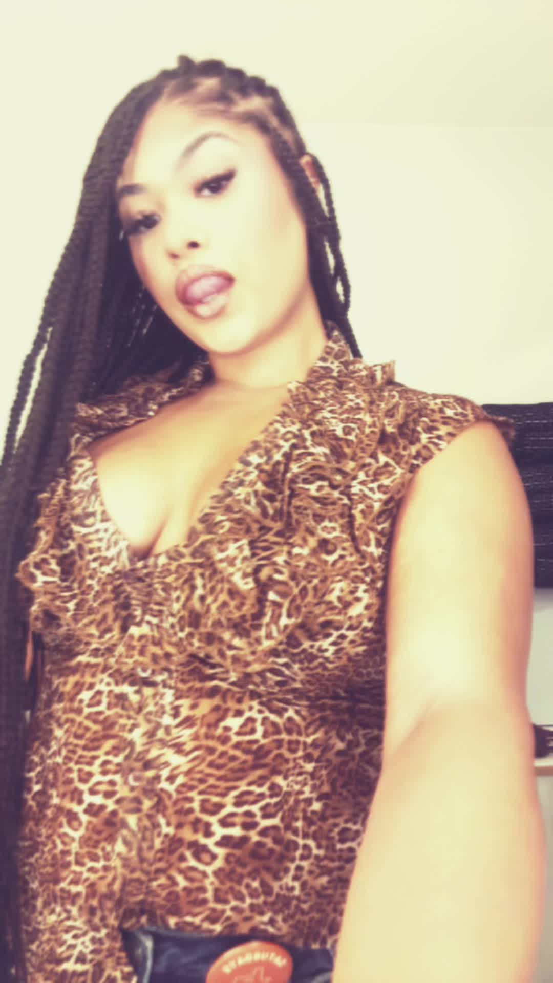 @meraibroussard