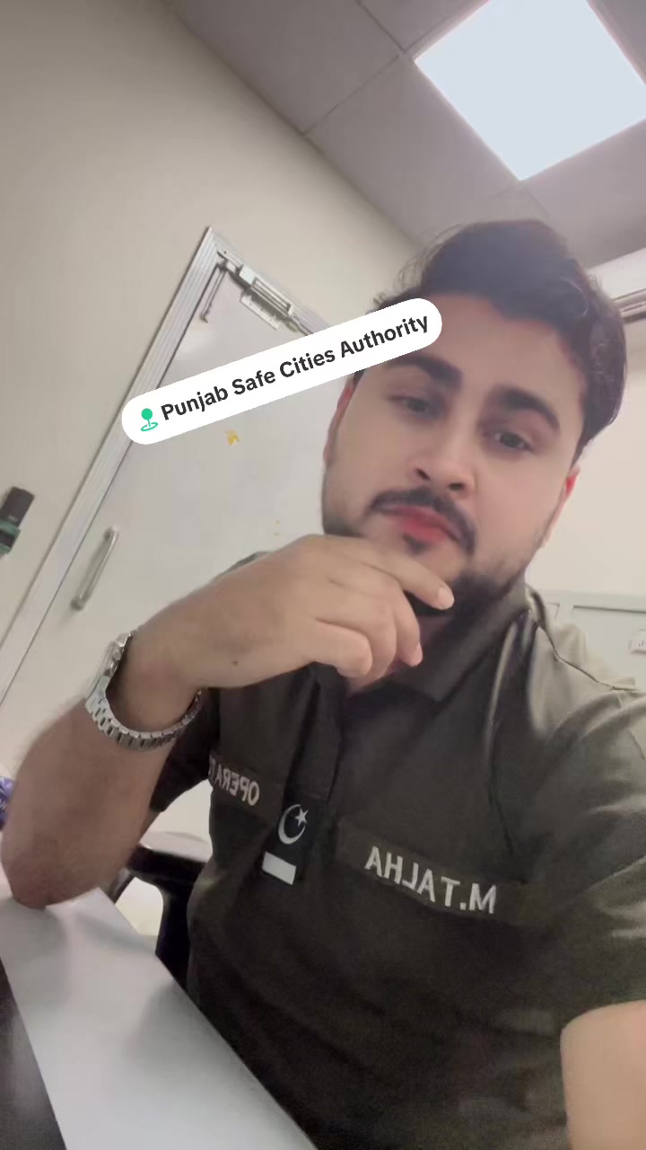 @Sharrybabu🙂🫣