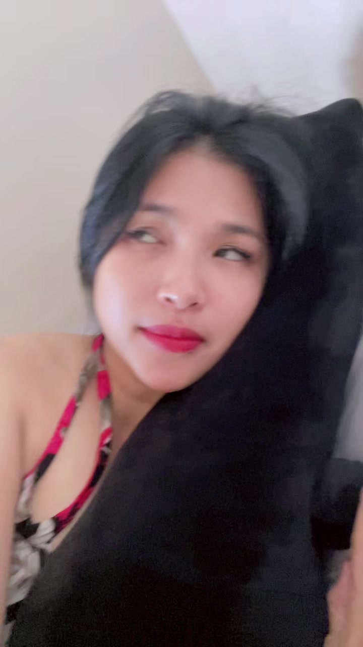 @Dhinycubel