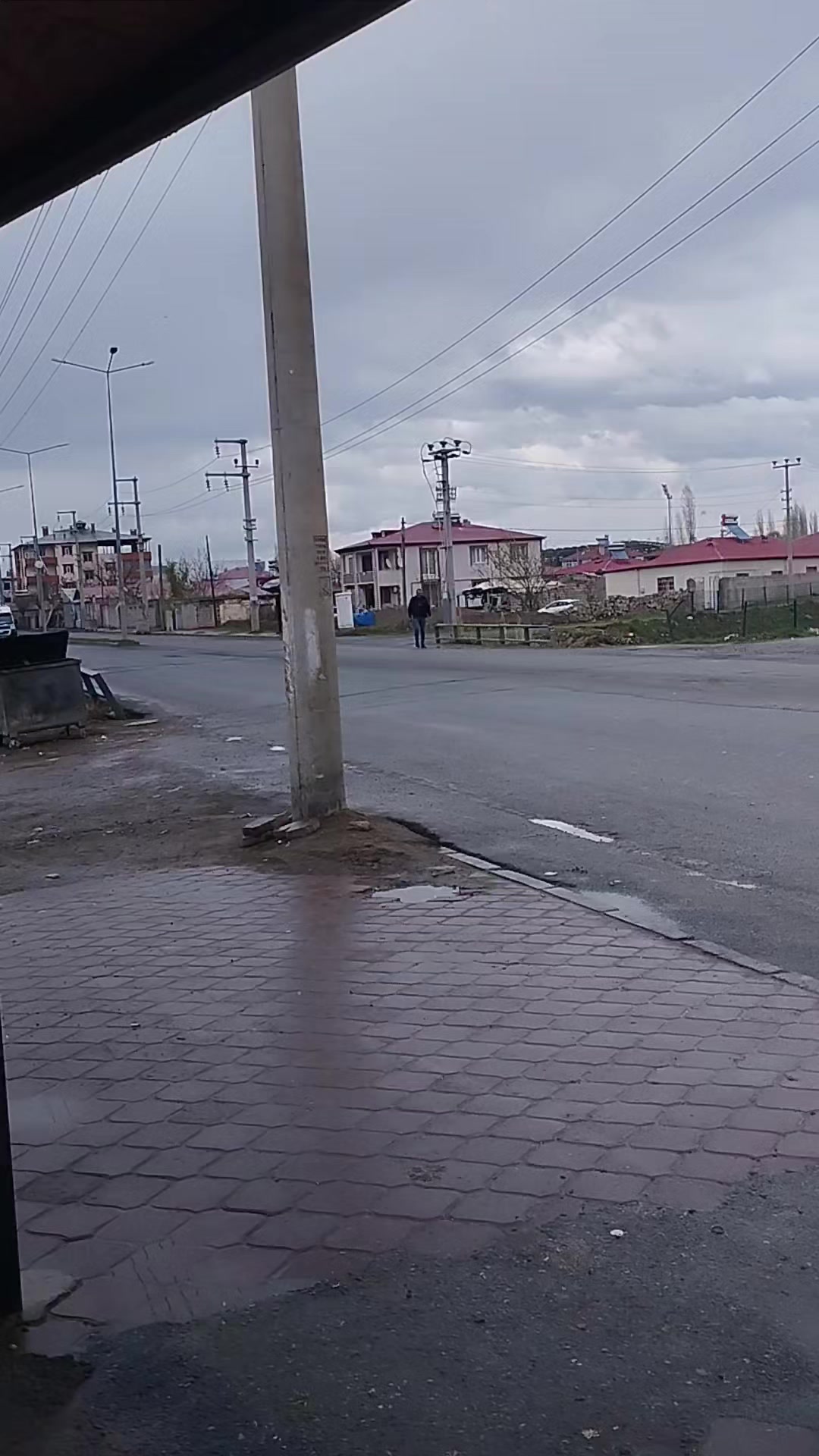 @EFE. &Ouml;ZG&Uuml;VEN 76