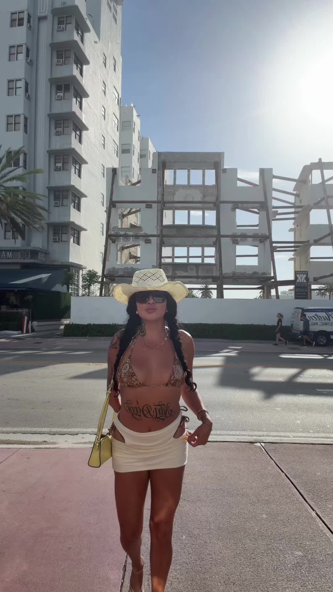 @raquelmoniqu3
