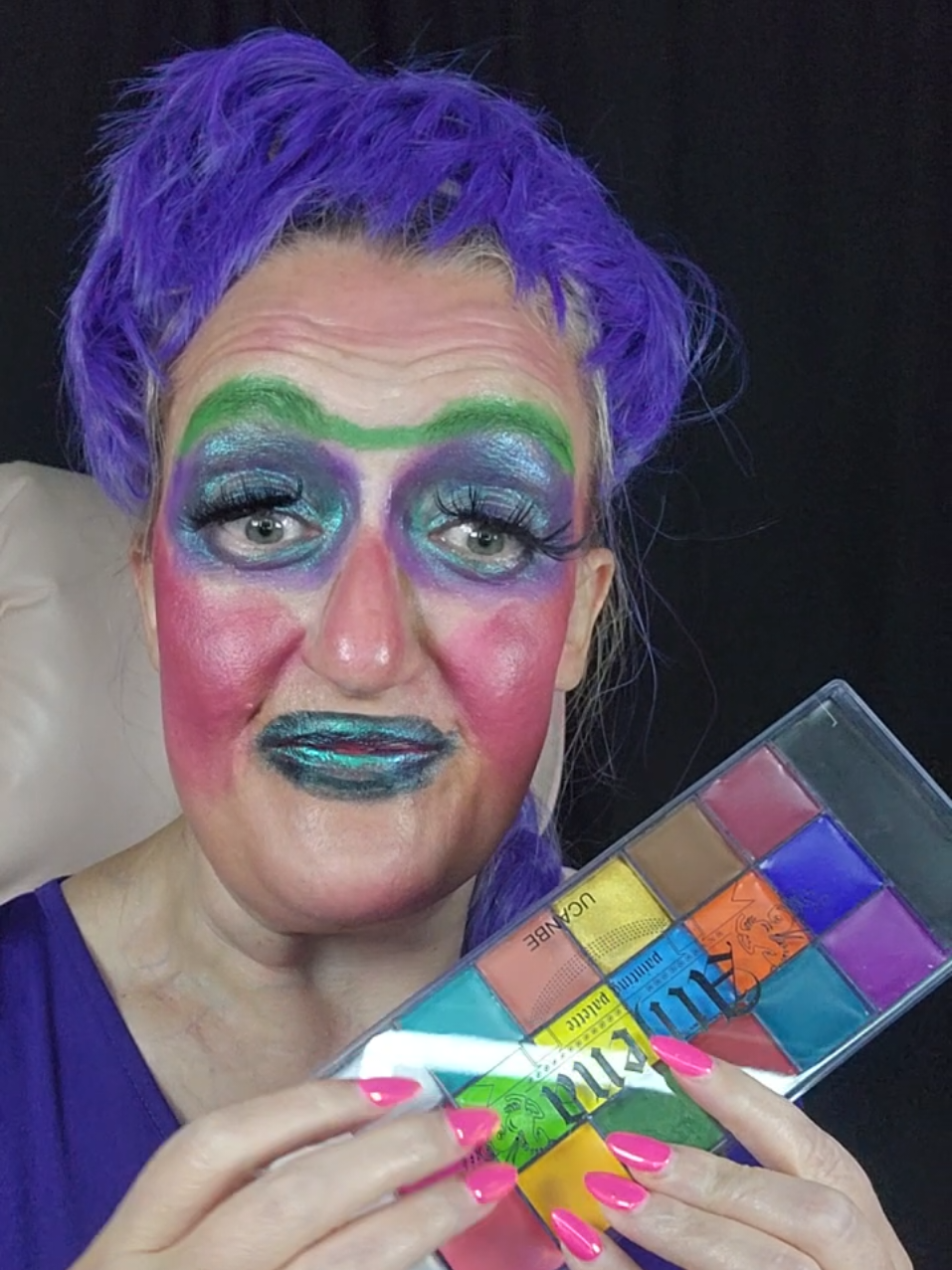 @Charmakeupcorner