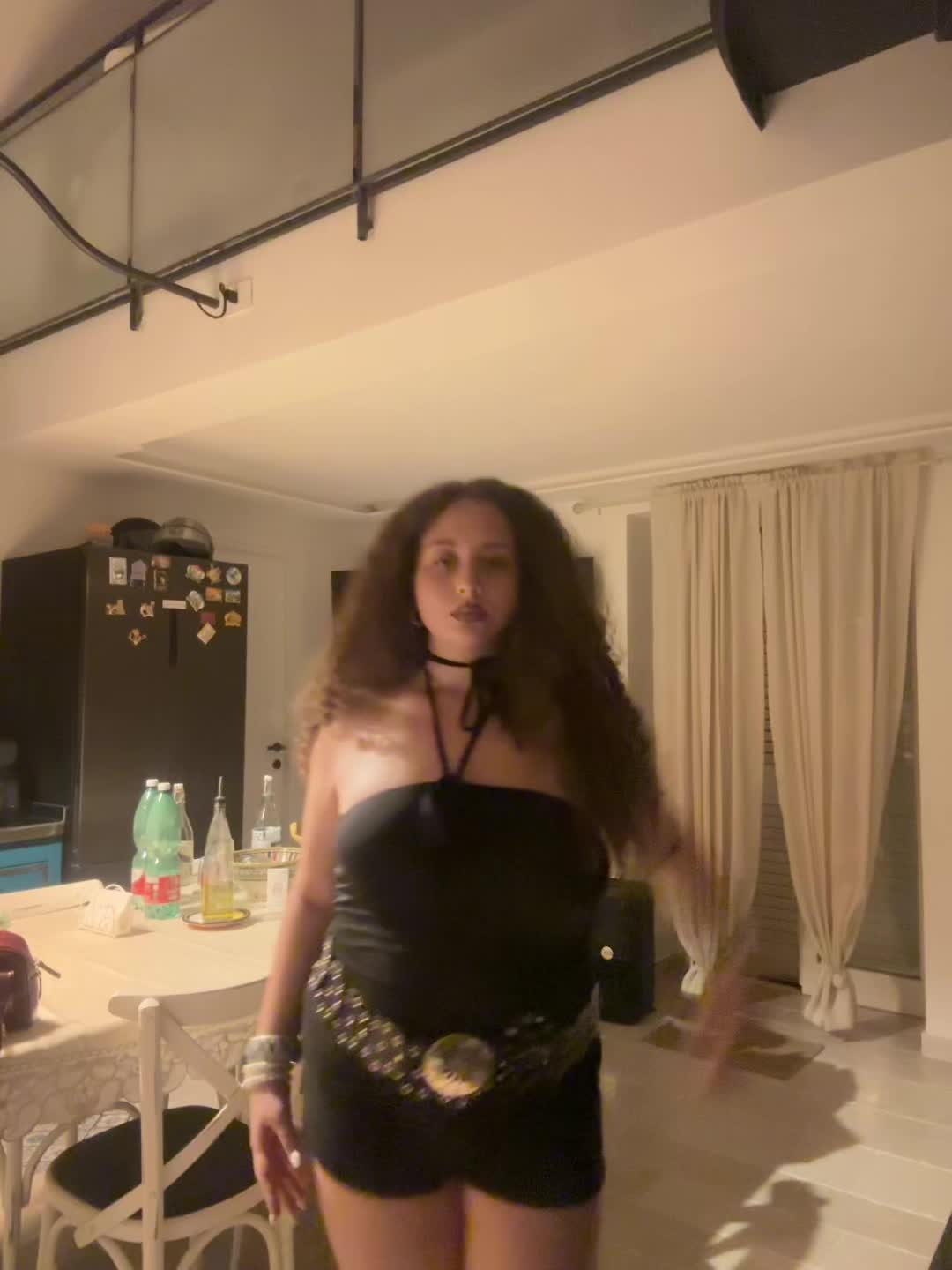 @🦂