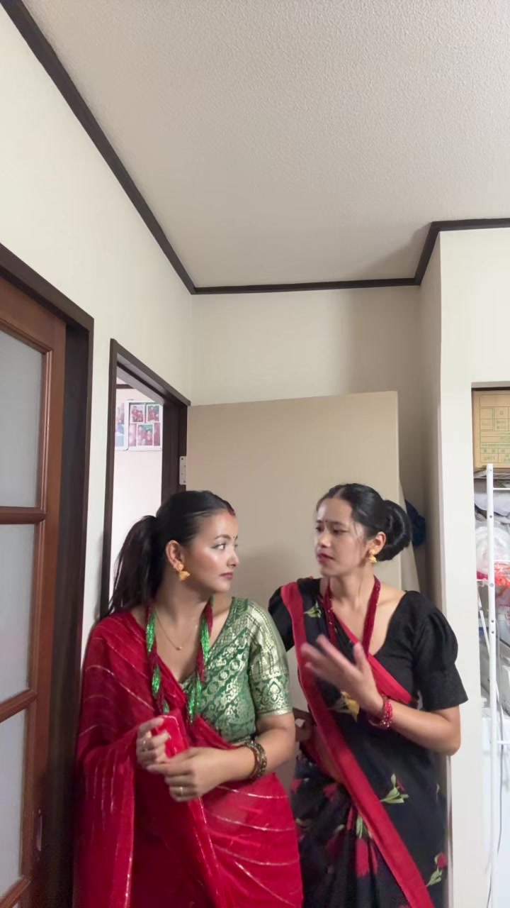 @AAsmita👩❤️💋👩