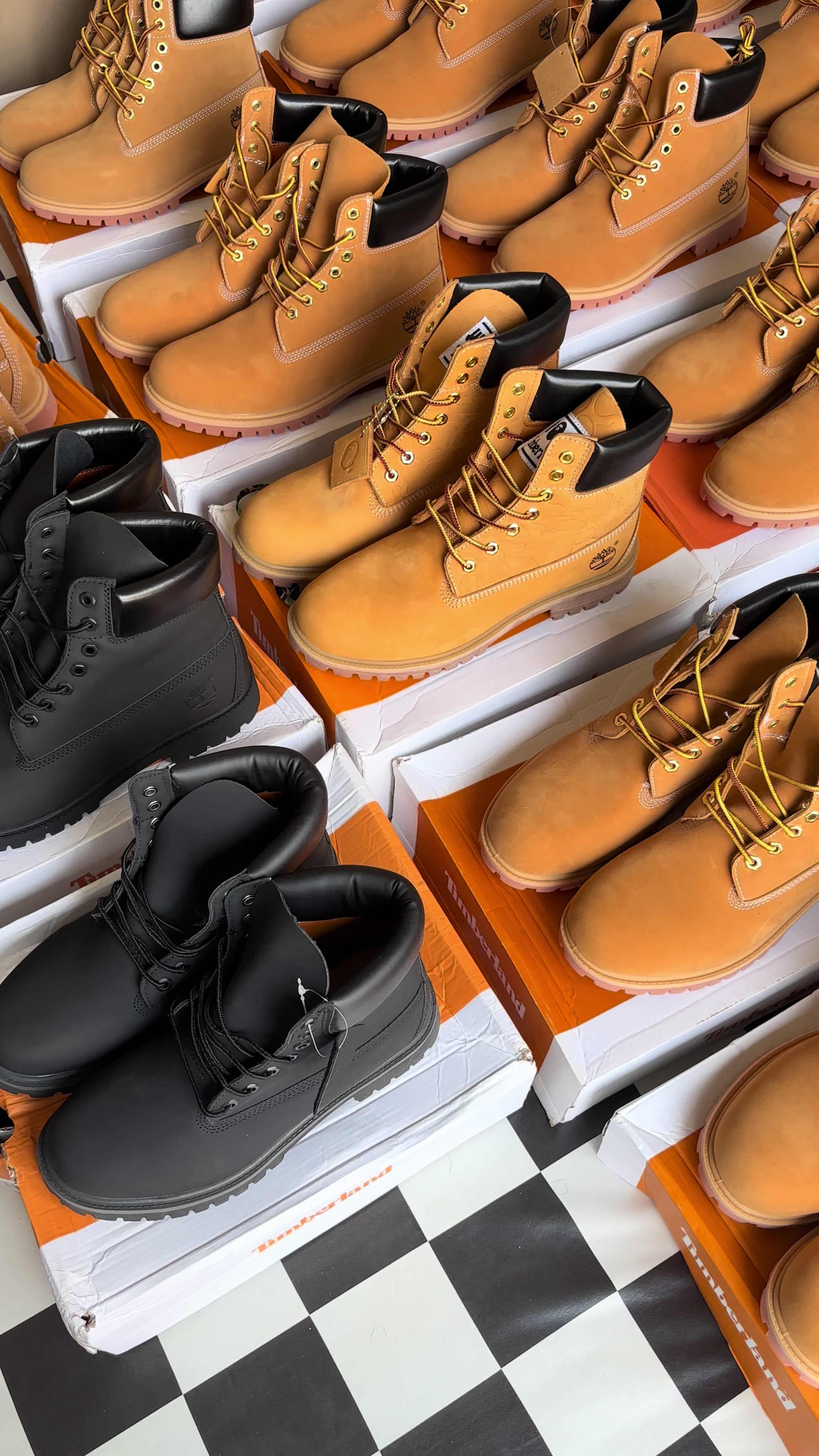 @Alien Sneaker & Streetwear