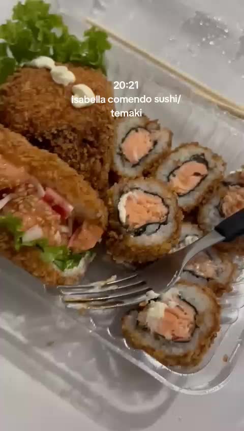 @oque a isabella ta fazendo?