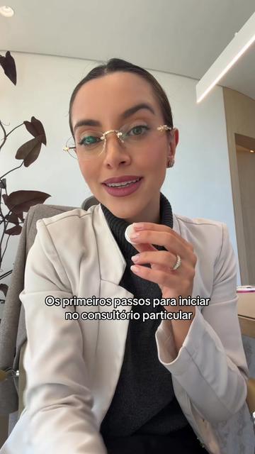 @Dra Julia Vasconcellos