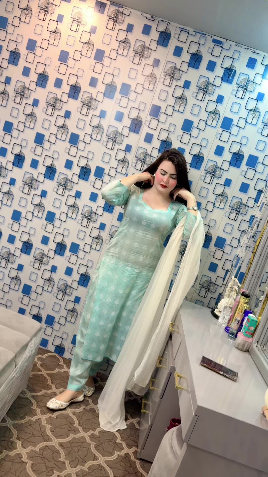 @Riya Khan34