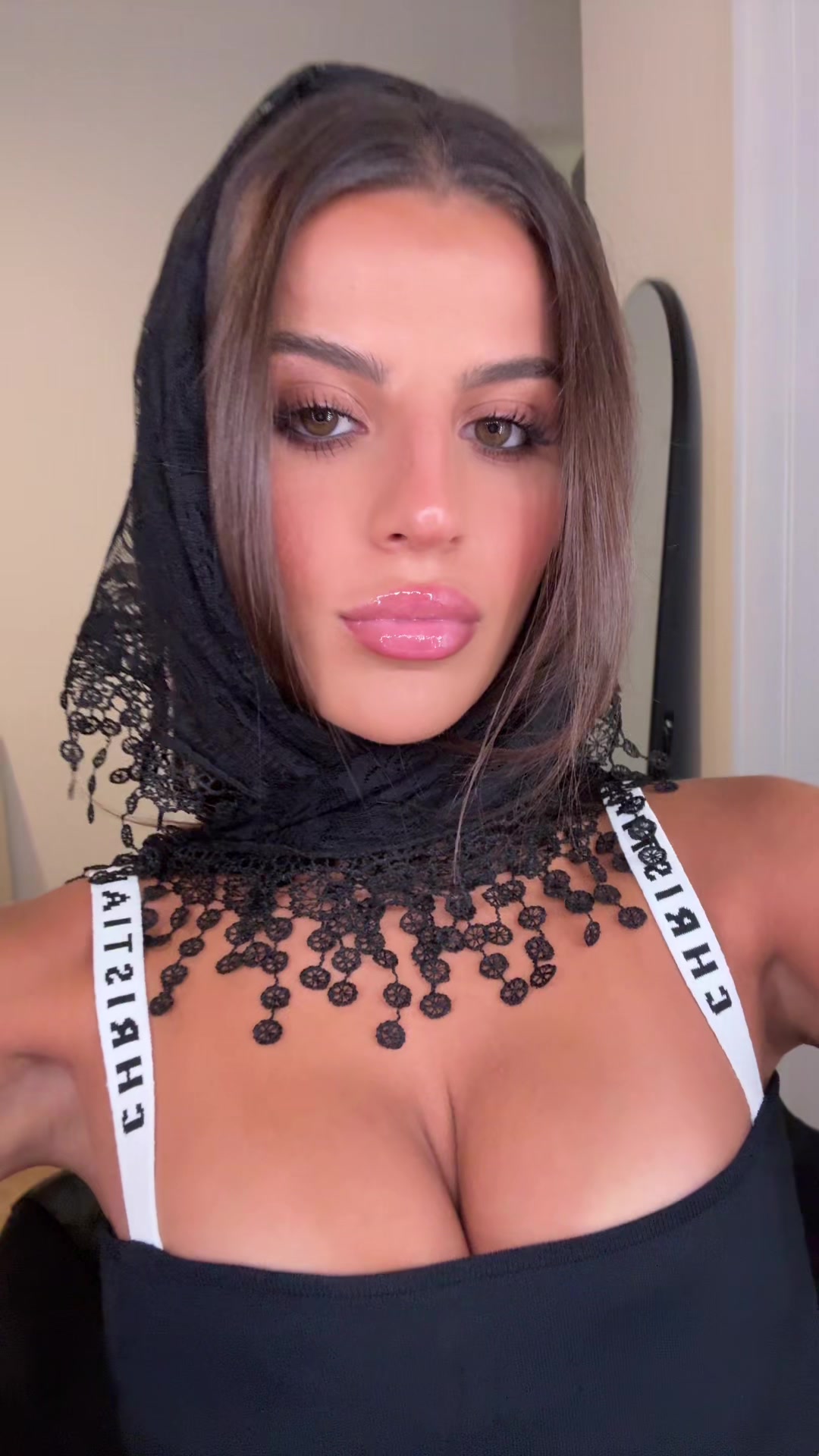 @caitlinstrez
