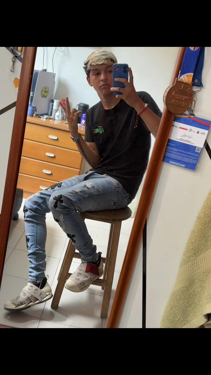 @🤴🏻⚡️