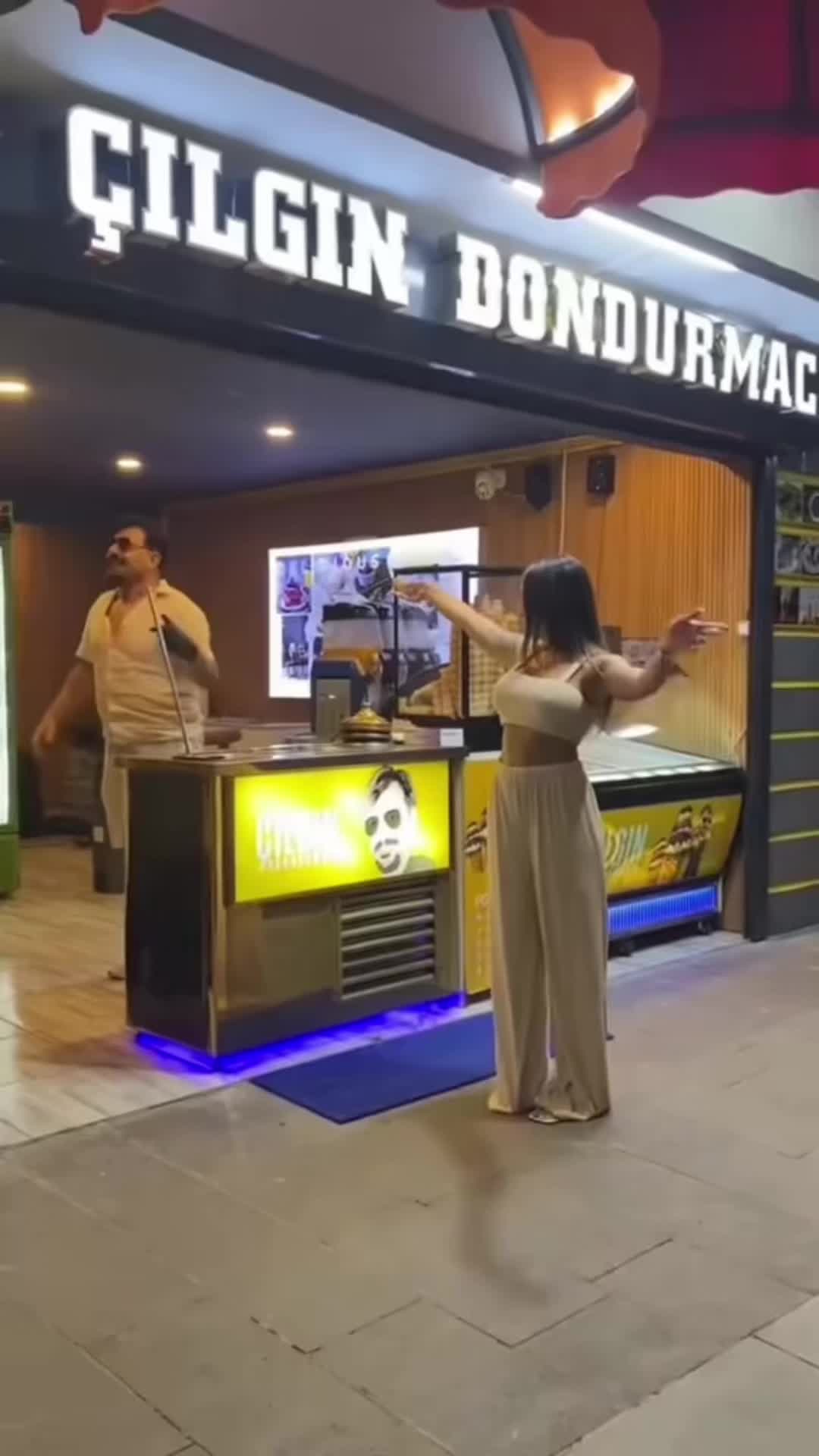 @Çılgın Dondurmacı