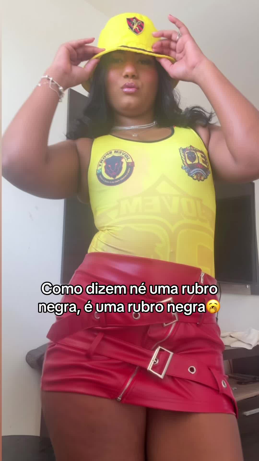 @kaylaniluiiza