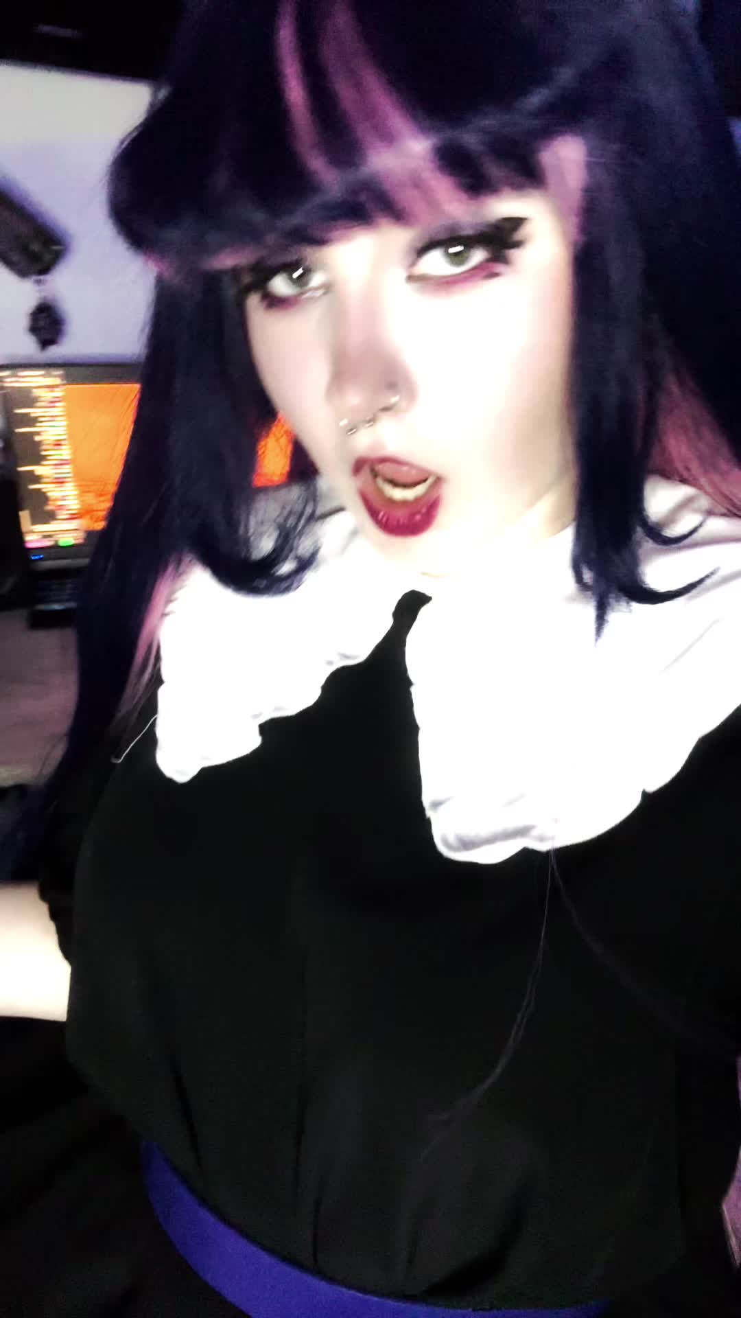 @Carmen<𝟥