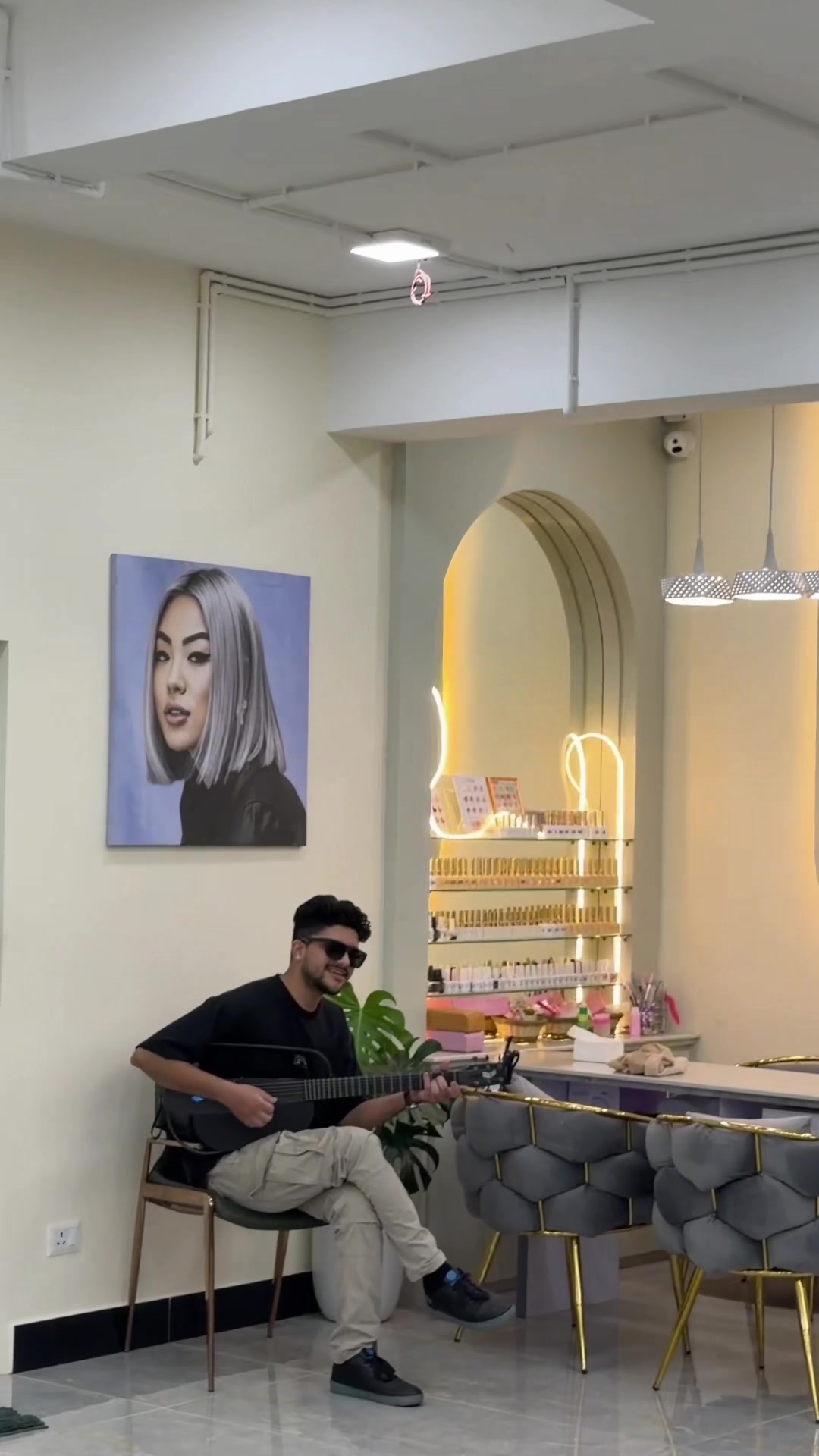 @Munney salon