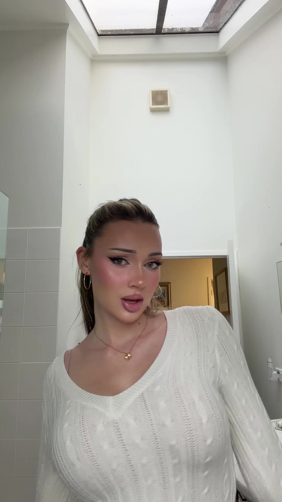 @annalaurella_