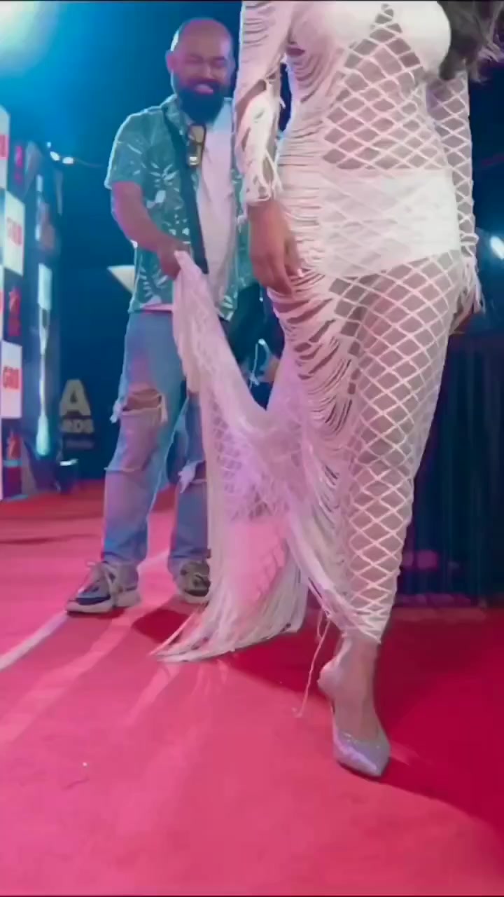 @nia Sharma
