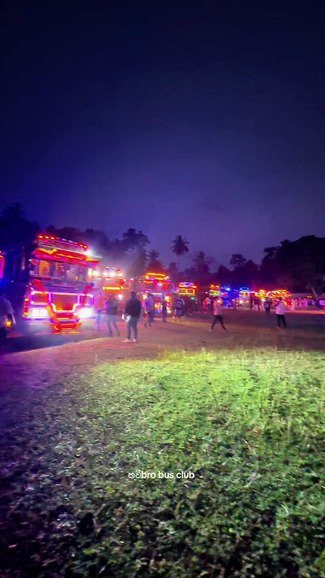 @කවී🇧 🇷 🇴 🄱🅄🅂 𝐂𝐋𝐔𝐁