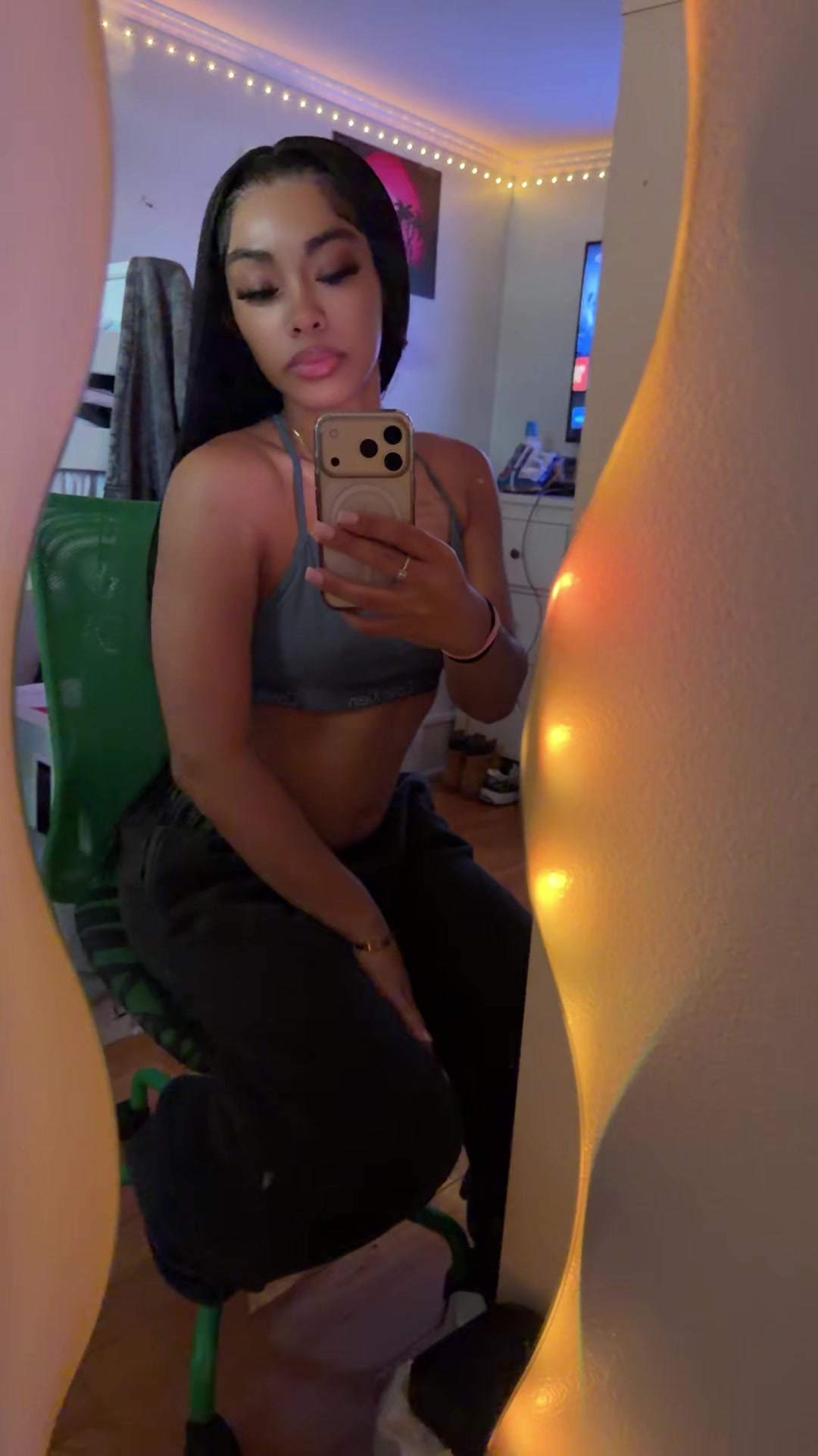 @🧞&zwj;♀️..