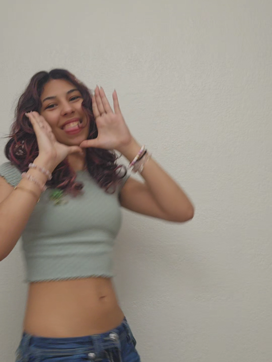@Nikki 🫶❤️🧡🤍🩷💜