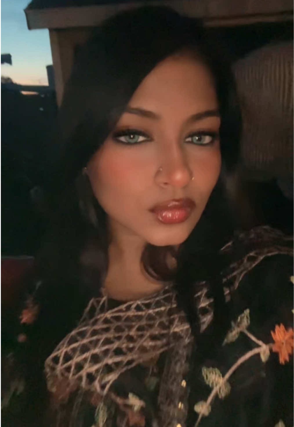 @মোনা ☄️