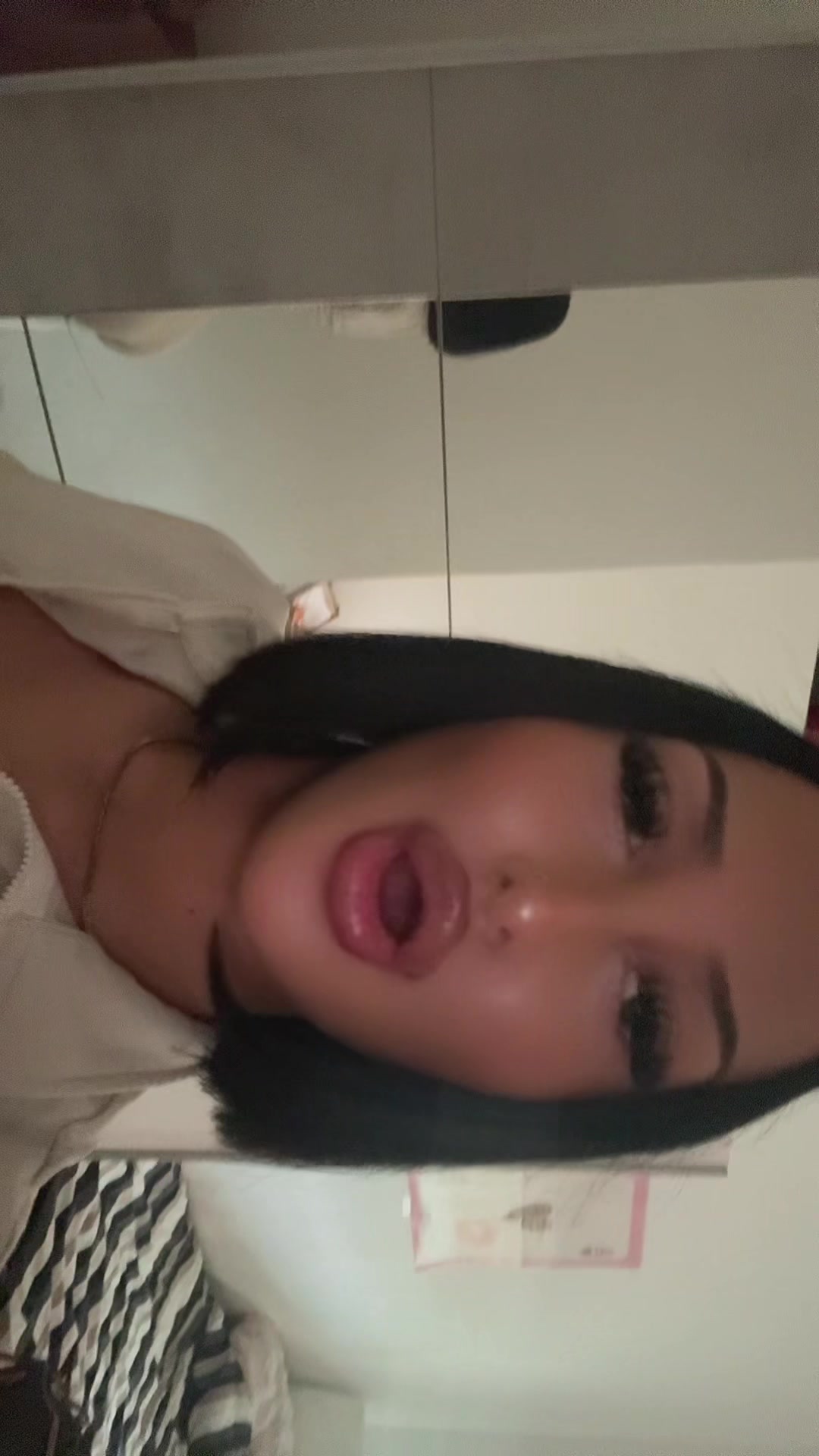 @nela
