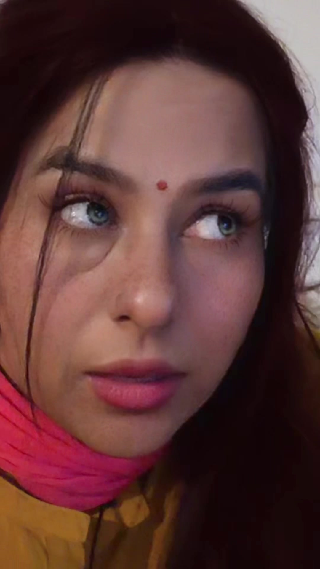 @🇨🇦Pooja Malhotra🇨🇦 💞
